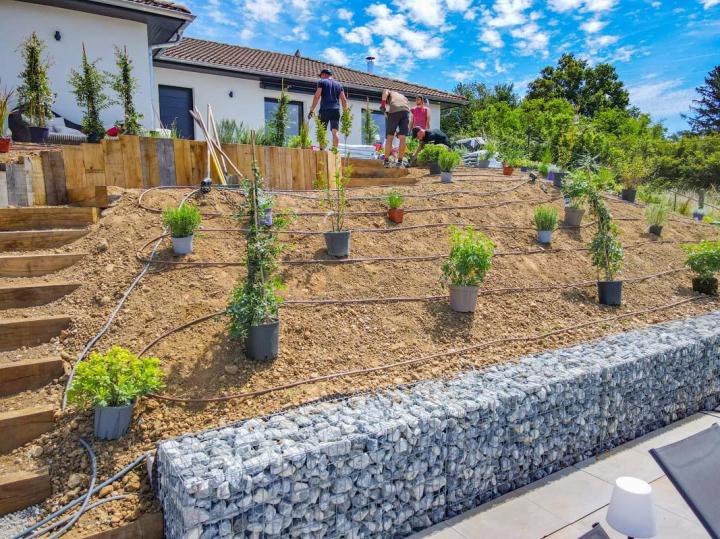 Nous proposons plusieurs prestations pour bien aménager votre espace extérieur à Lyon.