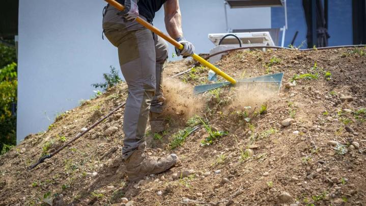 Nous réalisons tous les travaux d’entretien nécessaires pour garder la beauté de votre jardin à Lyon.